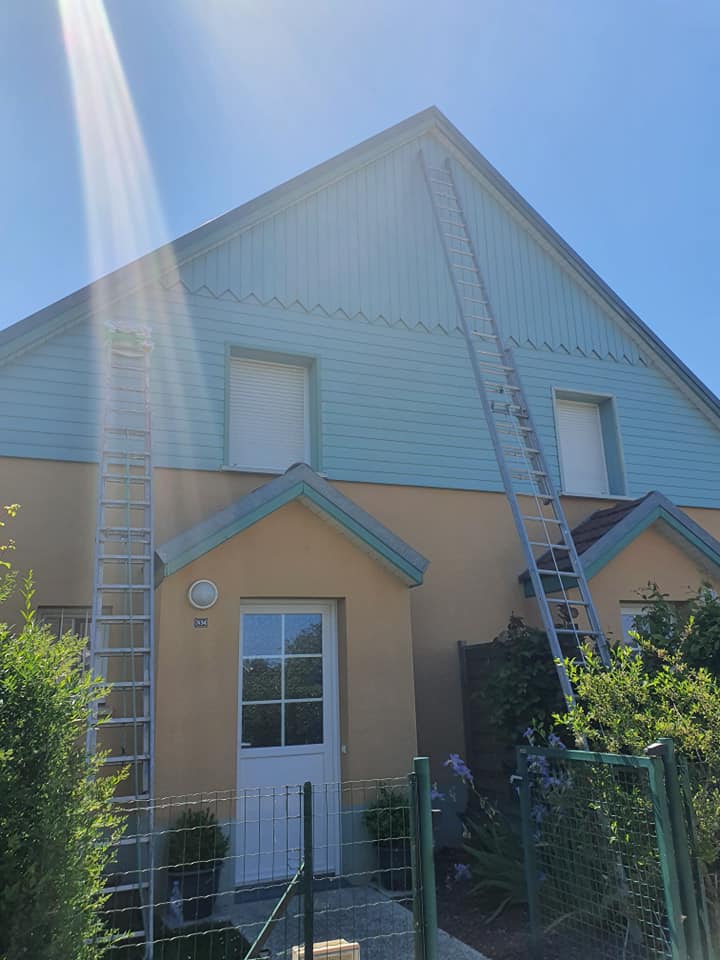 Mise en peinture du pignon et du bardage d'une maison - Peinture S.L
